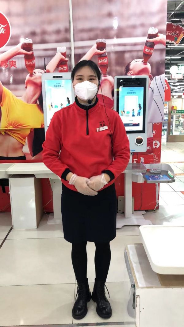 【新时代商厦宝龙店】企业文化践行者（8）为顾客解决实际问题