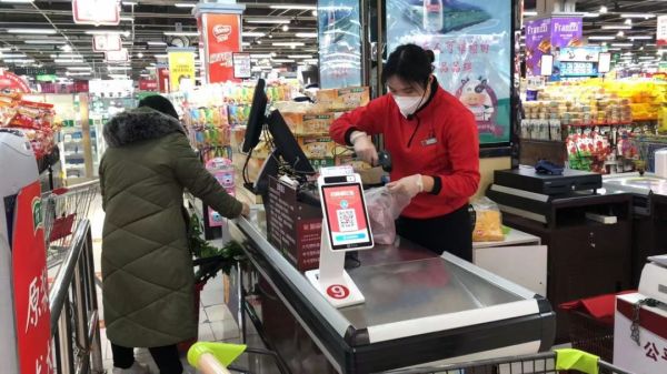 【新时代商厦宝龙店】企业文化践行者（8）为顾客解决实际问题